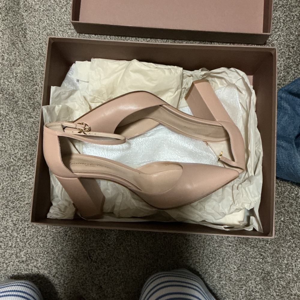 Gianvito Rossi Taupe strappy heels 38.5